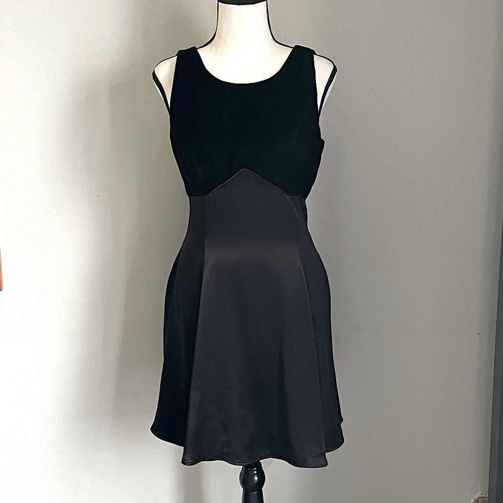 Vintage (1993) Jessica McClintock Black Sleeveless Dress. Size 7/8.